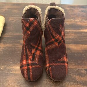 Adorablele wedge booties for cozy winters, apres ski style❄️